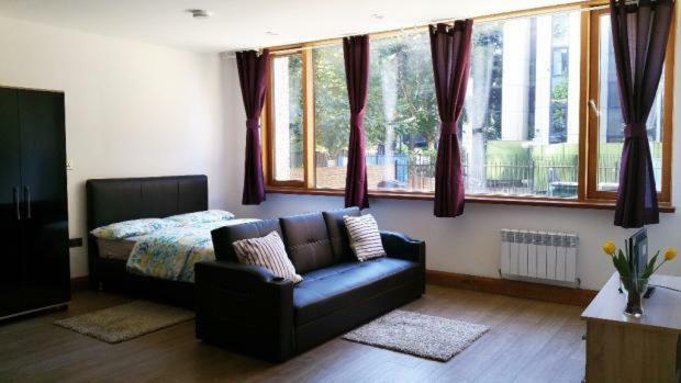 Cygnet House Croydon Bagian luar foto